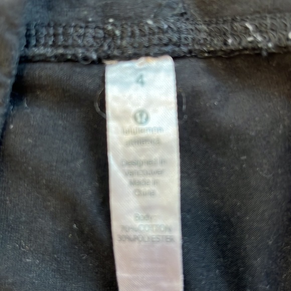 GUC Lululemon crop shorts - Picture 2 of 2